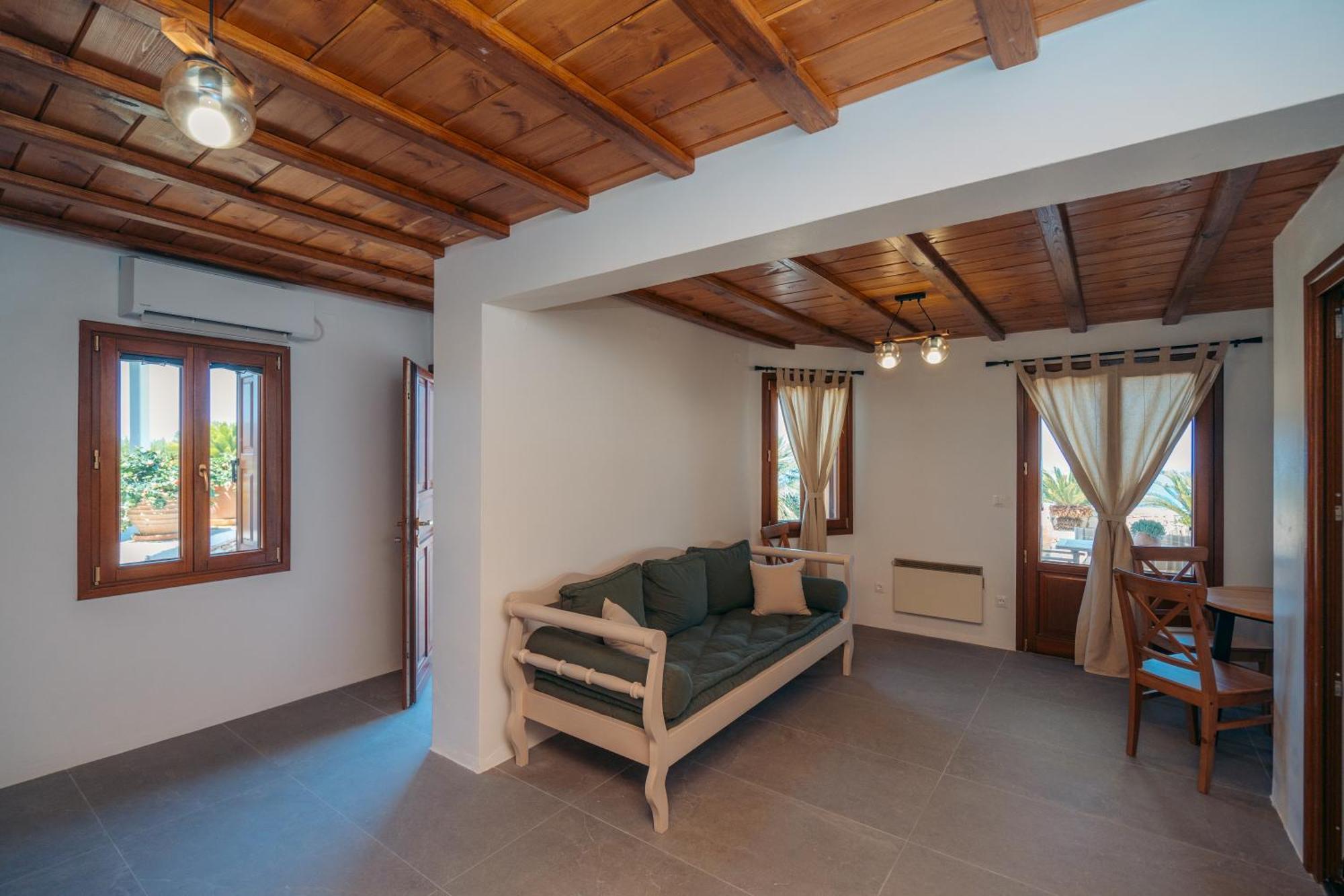 Loukia Apartment